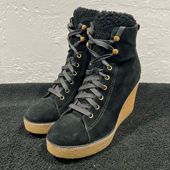 🔥🔥 UGG KIERNAN BLACK SUEDE SHEEPSKIN WEDGE ANKLE BOOTS Women Sz 9 - PERFECT - Picture 1 of 11